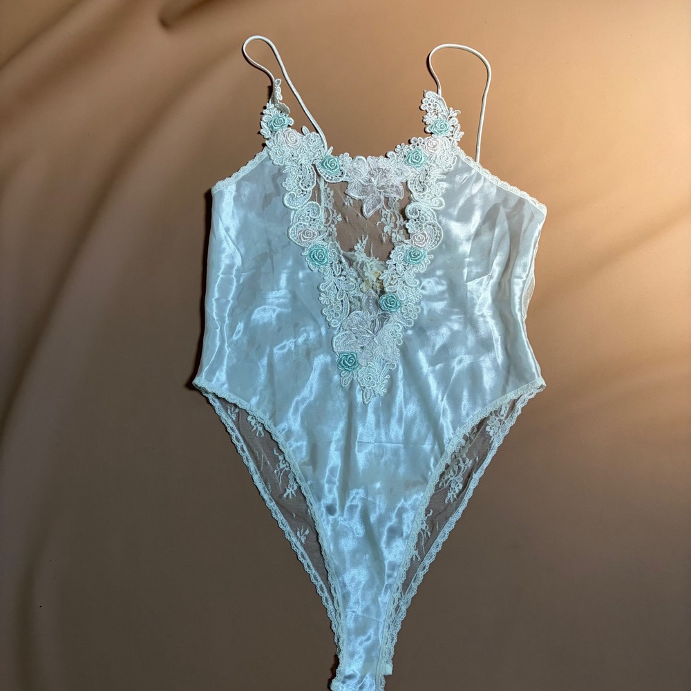 Vintage Victorias Secret Gold Label White Satin Lace Bodysuit Small NWT Bridal